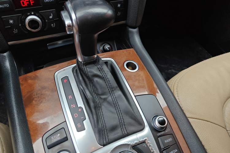 Used Audi Q7 2012 3.0 TFSI Ambition (200kW) Gear Lever