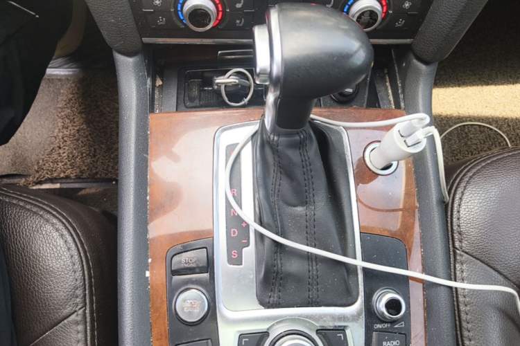 Used Audi Q7 2012 3.0 TFSI Ambition (200kW) Gear Lever