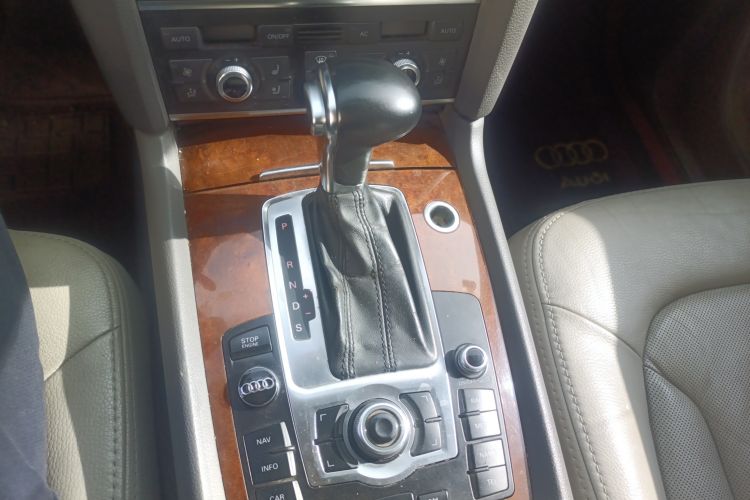 Used Audi Q7 2012 3.0 TDI Leading Model Gear Lever