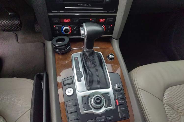 Used Audi Q7 2012 3.0 TFSI Ambition (200kW) Gear Lever