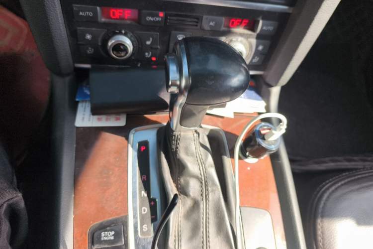 Used Audi Q7 2012 3.0 TFSI Technology (245kW) Gear Lever