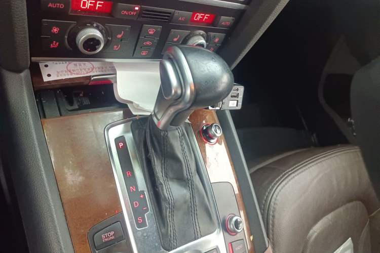 Used Audi Q7 2012 3.0 TFSI Ambition (200kW) Gear Lever