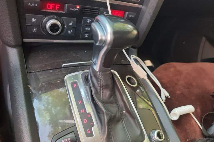 Used Audi Q7 2012 3.0 TFSI Ambition (200kW) Gear Lever