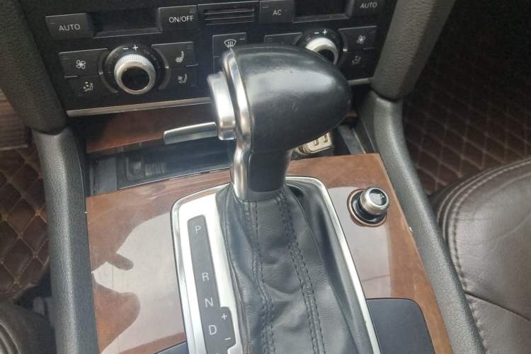Used Audi Q7 2012 3.0 TFSI quattro (200kW) Advanced trim Gear Lever