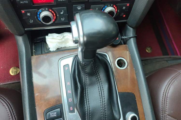 Used Audi Q7 2012 3.0 TFSI Ambition (200kW) Gear Lever