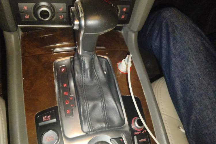 Used Audi Q7 2012 3.0 TFSI Technology Model (200kW) Gear Lever