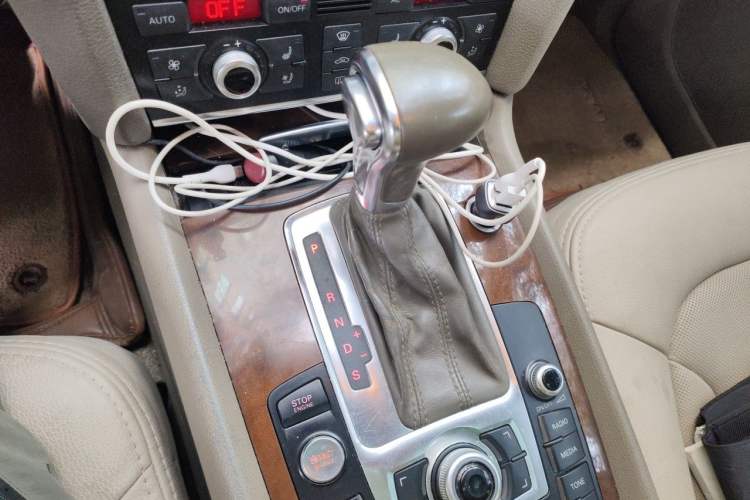 Used Audi Q7 2012 3.0 TFSI Technology Model (200kW) Gear Lever