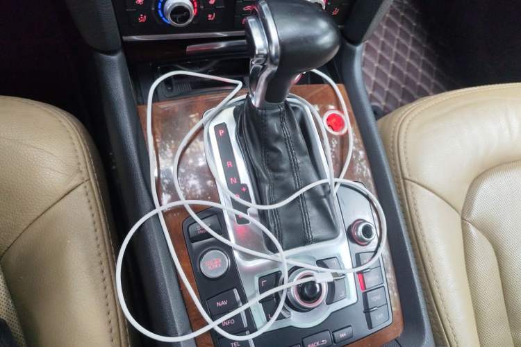 Used Audi Q7 2012 3.0 TFSI Ambition (200kW) Gear Lever