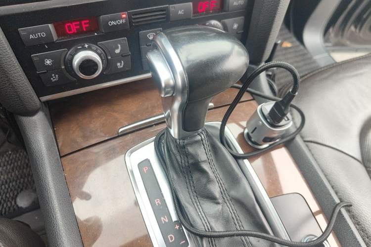 Used Audi Q7 2012 3.0 TDI Leading Model Gear Lever