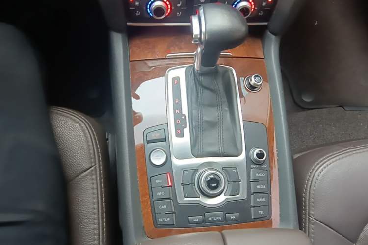 Used Audi Q7 2012 3.0 TFSI Technology Model (200kW) Gear Lever