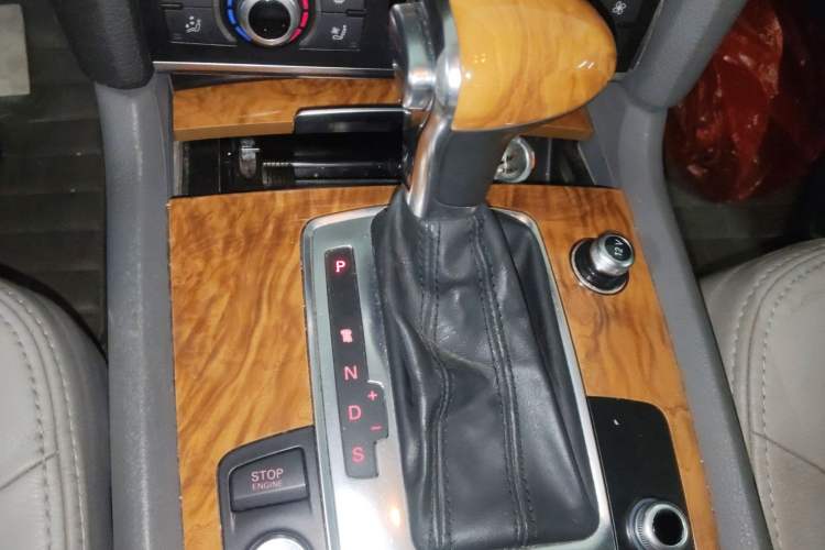 Used Audi Q7 2012 3.0 TFSI Comfort Model (200kW) Gear Lever