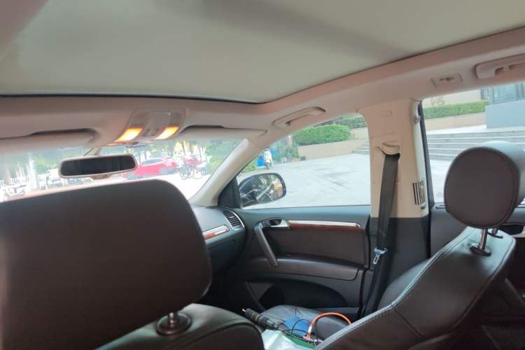 Used Audi Q7  Headliner