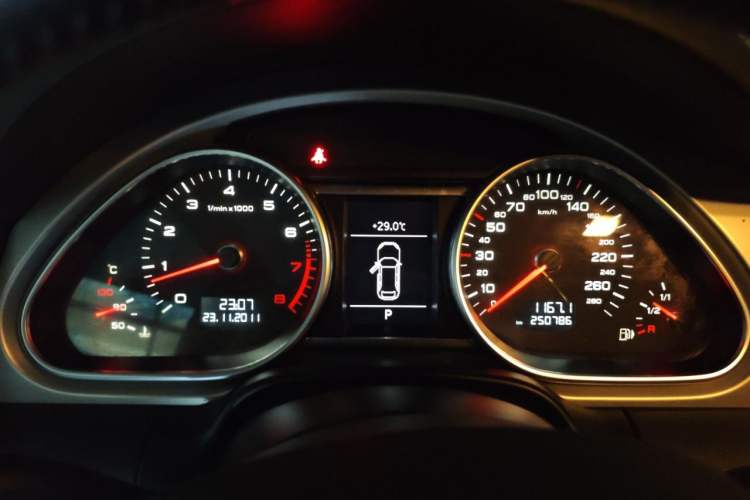 Used Audi Q7 2012 3.0 TFSI Technology (245kW) Instrument Cluster