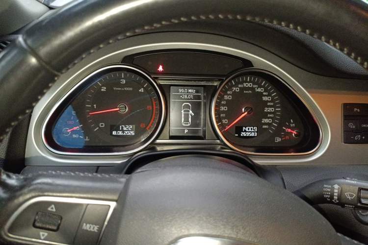 Used Audi Q7 2012 3.0 TDI Leading Model Instrument Cluster