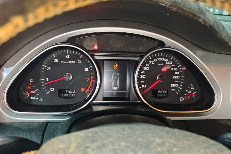 Used Audi Q7 2012 3.0 TFSI Technology (245kW) Instrument Cluster