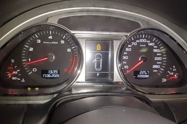 Used Audi Q7  Instrument Cluster