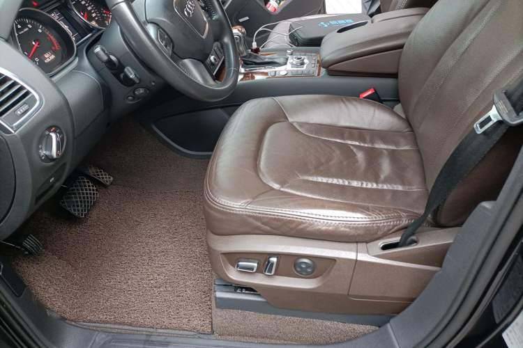 Used Audi Q7 2012 3.0 TFSI Comfort Model (245kW) Left Front Seat