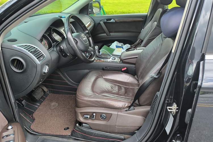 Used Audi Q7 2012 3.0 TFSI Ambition (200kW) Left Front Seat