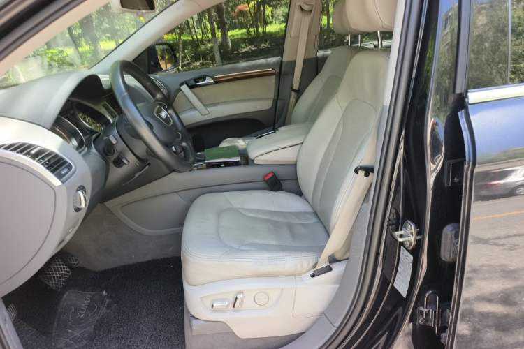 Used Audi Q7 2012 3.0 TFSI Ambition (200kW) Left Front Seat