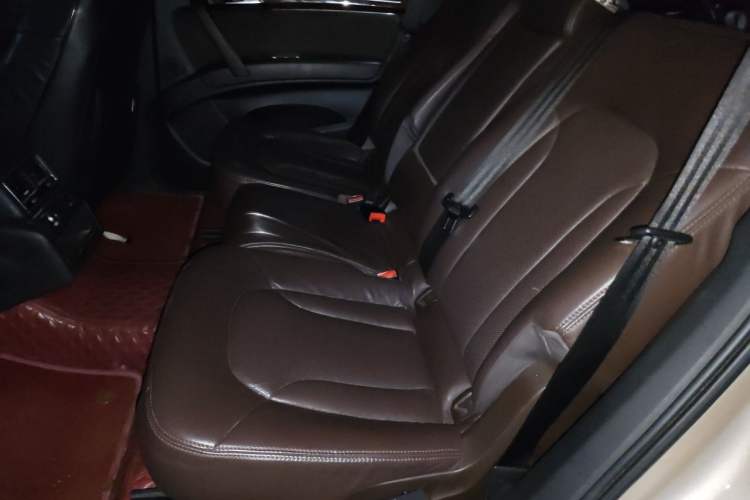 Used Audi Q7 2012 3.0 TFSI Ambition (200kW) Left Rear Seat