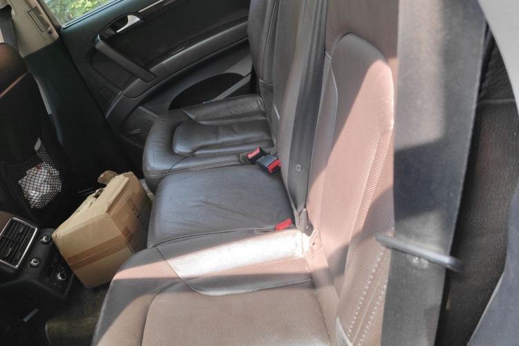 Used Audi Q7 2012 3.0 TFSI Ambition (200kW) Left Rear Seat