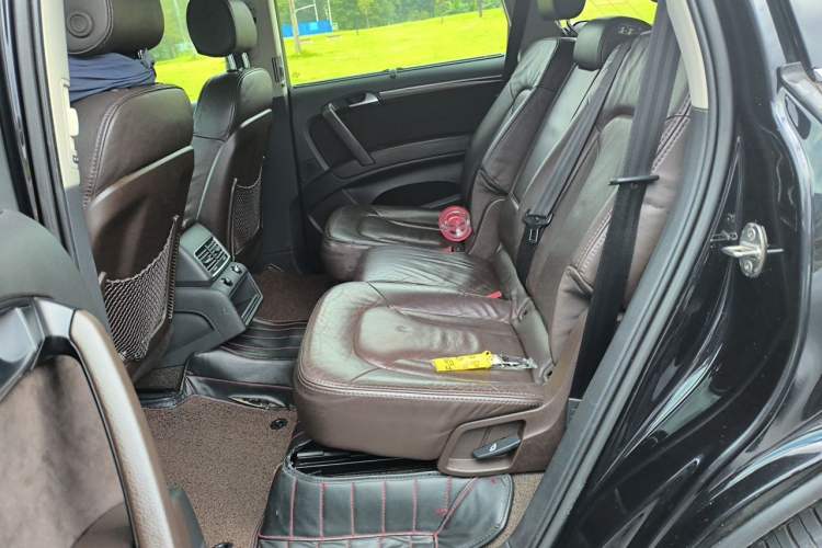Used Audi Q7 2012 3.0 TFSI Ambition (200kW) Left Rear Seat