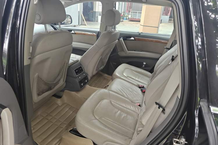 Used Audi Q7 2012 3.0 TFSI Exclusive Version (200kW) Left Rear Seat
