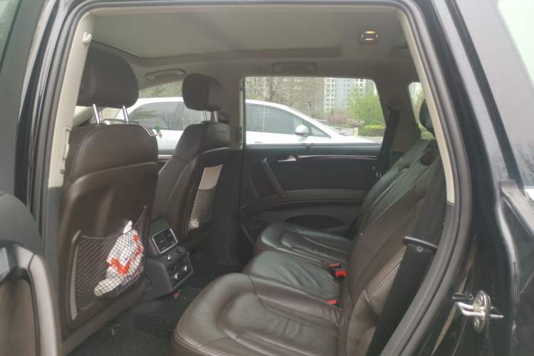 Used Audi Q7 2012 3.0 TFSI quattro (200kW) Technology Edition Left Rear Seat