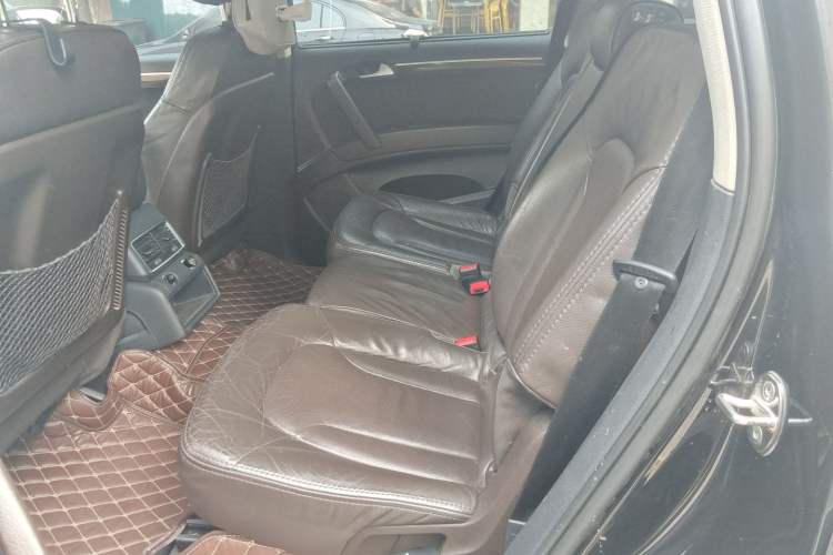 Used Audi Q7 2012 3.0 TFSI quattro (200kW) Advanced trim Left Rear Seat