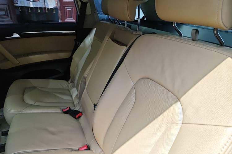 Used Audi Q7 2012 3.0 TFSI Comfort Model (200kW) Left Rear Seat