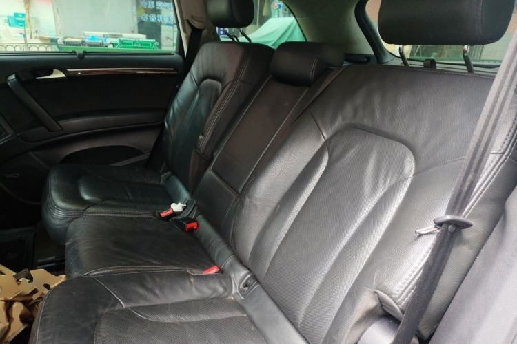 Used Audi Q7 2012 3.0 TFSI Ambition (200kW) Left Rear Seat