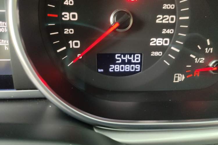 Used Audi Q7 2012 3.0 TFSI Ambition (200kW) Odometer Close Up