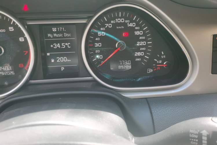Used Audi Q7 2012 3.0 TFSI Ambition (200kW) Odometer Close Up