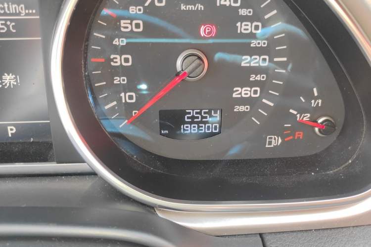 Used Audi Q7 2012 3.0 TFSI Ambition (200kW) Odometer Close Up