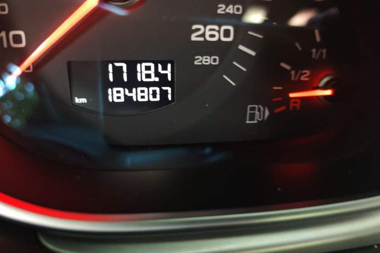 Used Audi Q7 2012 3.0 TFSI Comfort Model (245kW) Odometer Close Up