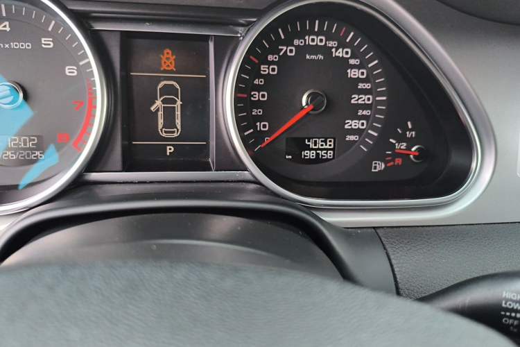 Used Audi Q7 2012 3.0 TFSI Ambition (200kW) Odometer Close Up