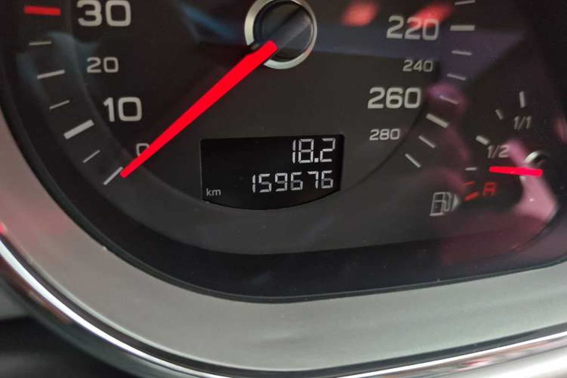 Used Audi Q7 2012 3.0 TFSI Ambition (200kW) Odometer Close Up