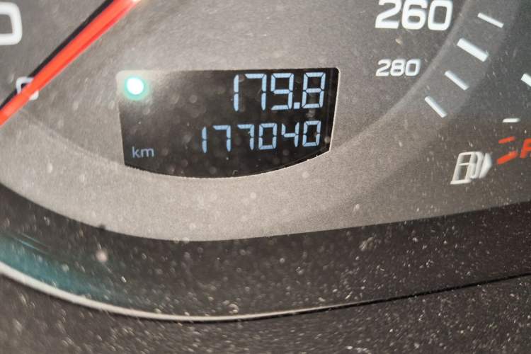 Used Audi Q7 2012 3.0 TFSI Comfort Model (200kW) Odometer Close Up
