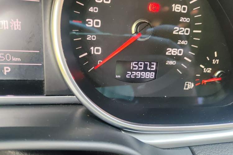 Used Audi Q7 2012 3.0 TFSI Technology Model (200kW) Odometer Close Up