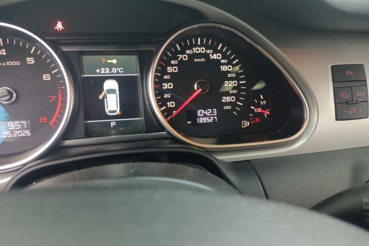 Used Audi Q7 2012 3.0 TFSI Ambition (200kW) Odometer Close Up