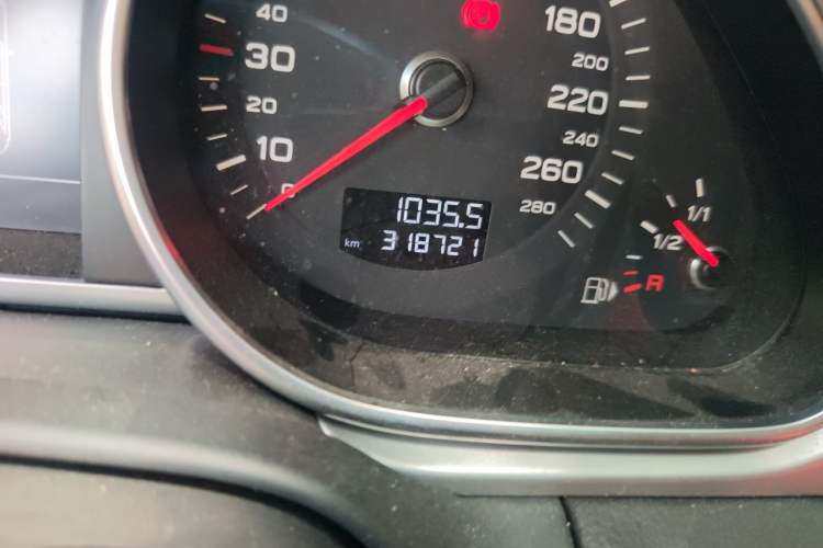 Used Audi Q7 2012 3.0 TFSI Ambition (200kW) Odometer Close Up