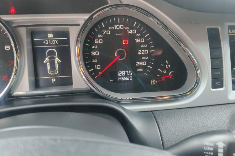 Used Audi Q7 2012 3.0 TFSI Ambition (200kW) Odometer Close Up