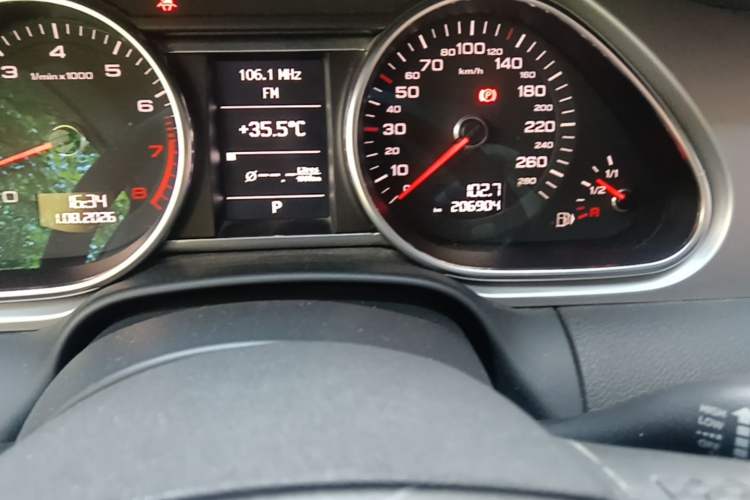 Used Audi Q7 2012 3.0 TFSI Technology Model (200kW) Odometer Close Up