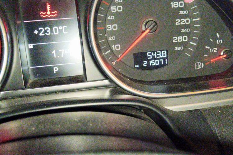 Used Audi Q7 2012 3.0 TFSI Ambition (200kW) Odometer Close Up