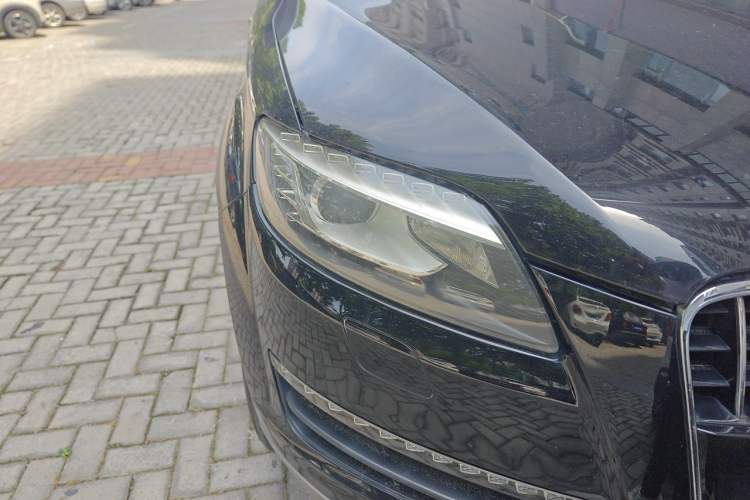 Used Audi Q7 2012 3.0 TFSI Ambition (200kW) Right Front Headlight