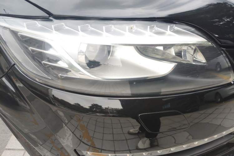 Used Audi Q7 2012 3.0 TDI Leading Model Right Front Headlight