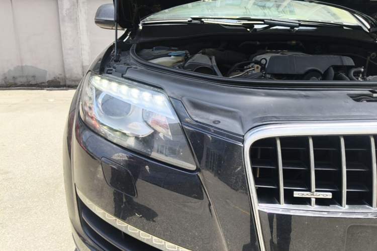 Used Audi Q7 2012 3.0 TFSI Ambition (200kW) Right Front Headlight