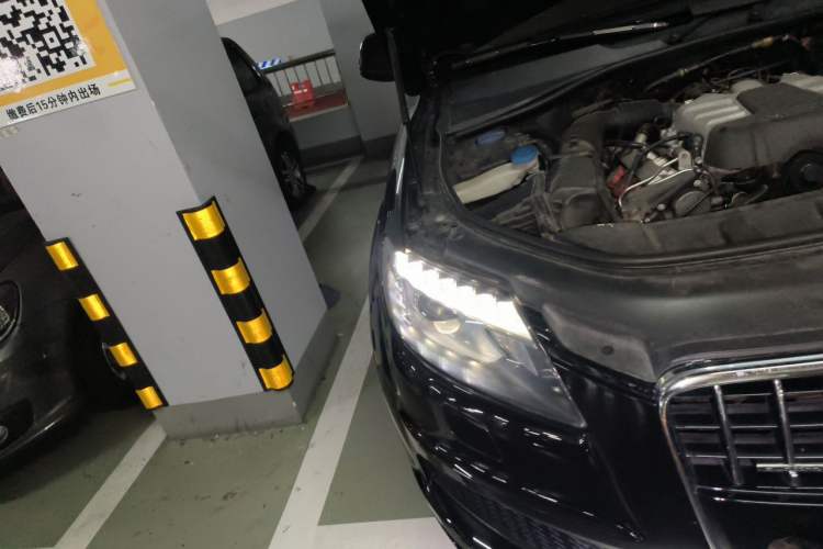 Used Audi Q7 2012 3.0 TFSI Technology Model (200kW) Right Front Headlight