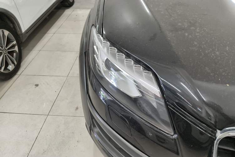 Used Audi Q7 2012 3.0 TFSI Comfort Model (200kW) Right Front Headlight