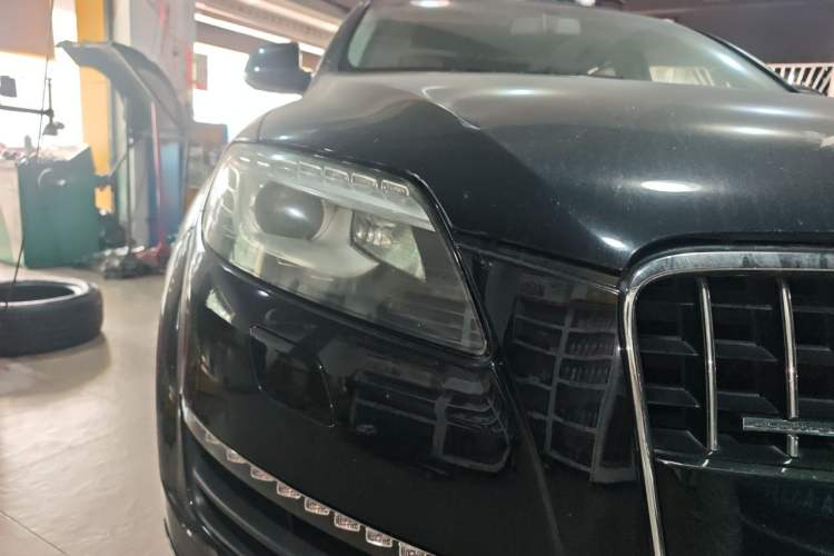 Used Audi Q7 2012 3.0 TFSI Technology (245kW) Right Front Headlight